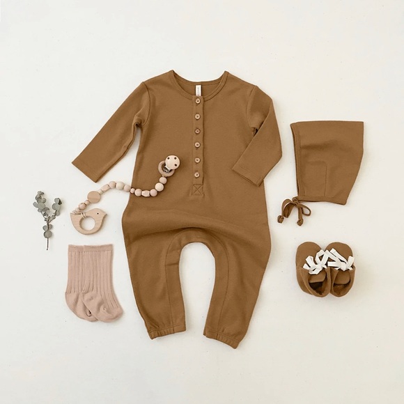Quincy Mae Other - GUC QUINCY MAE Longsleeve Jumpsuit Size 6-12 months in Walnut